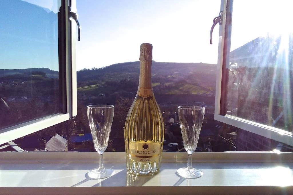 Birds Nest, Romantic Getaway With Stunning Views 매틀록 외부 사진