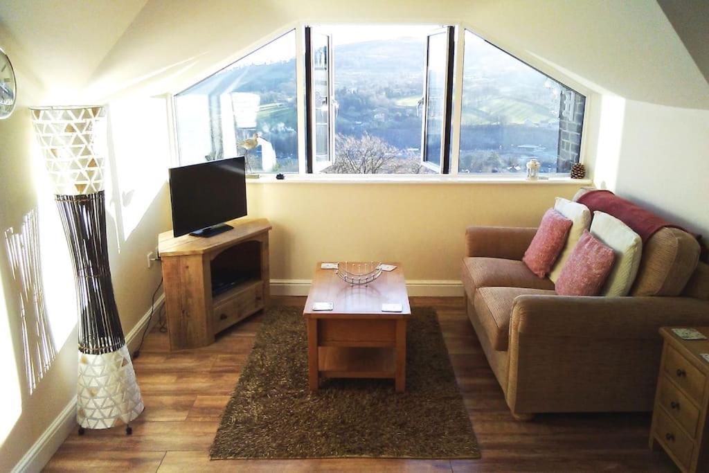Birds Nest, Romantic Getaway With Stunning Views 매틀록 외부 사진