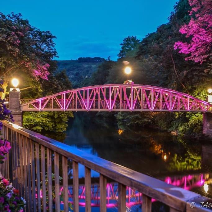 Birds Nest, Romantic Getaway With Stunning Views 매틀록 외부 사진